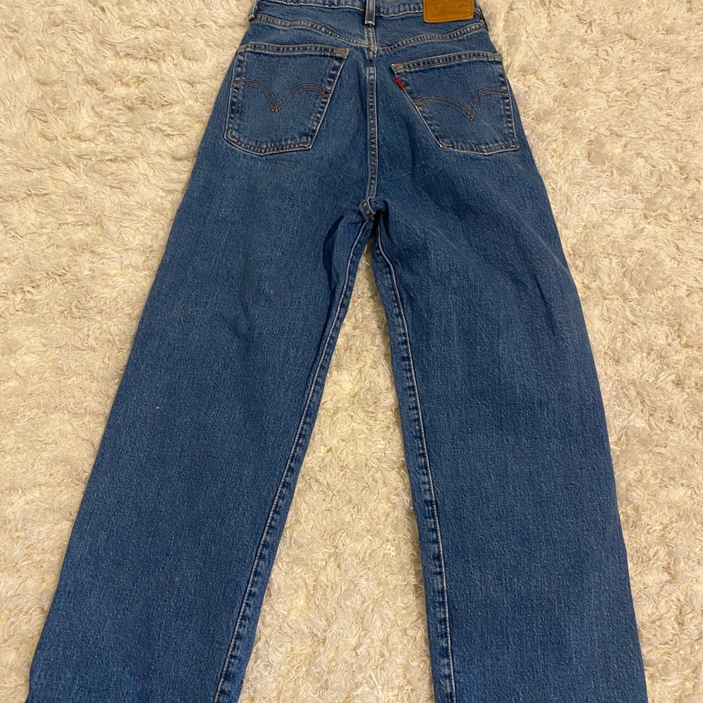 High waisted Levi Jeans